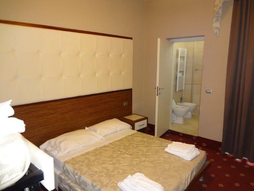 Hotel In Чезенатико Екстериор снимка