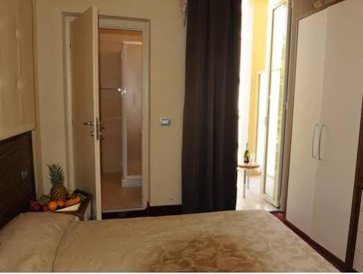 Hotel In Чезенатико Екстериор снимка