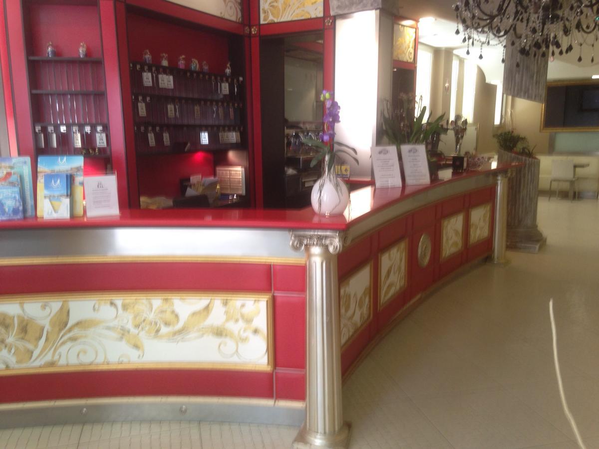 Hotel In Чезенатико Екстериор снимка