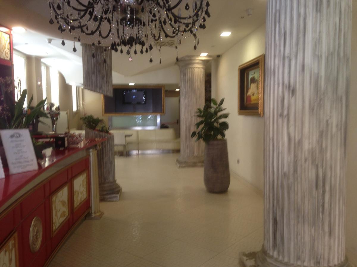Hotel In Чезенатико Екстериор снимка