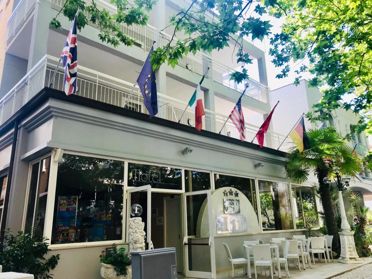Hotel In Чезенатико Екстериор снимка