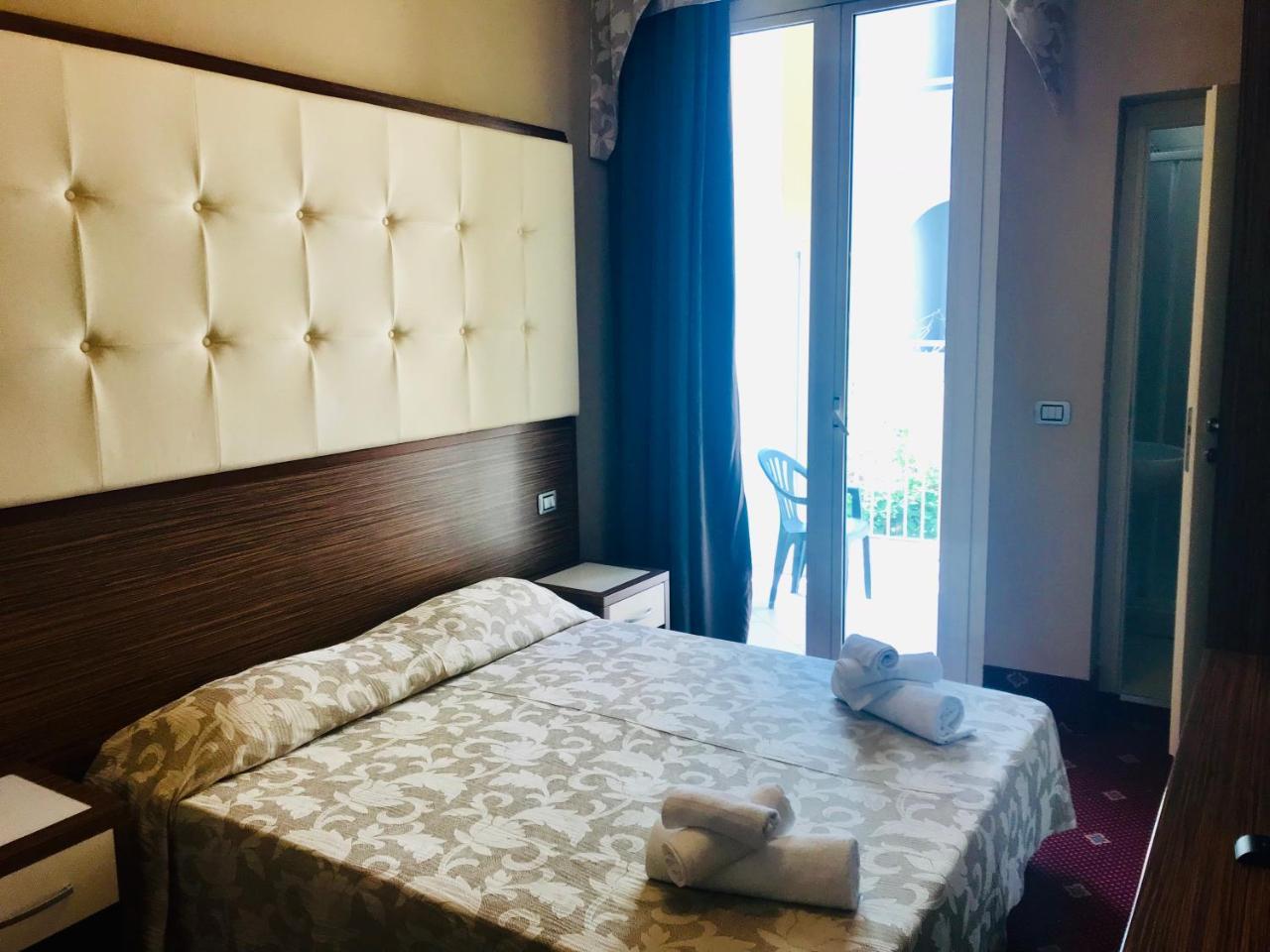Hotel In Чезенатико Екстериор снимка