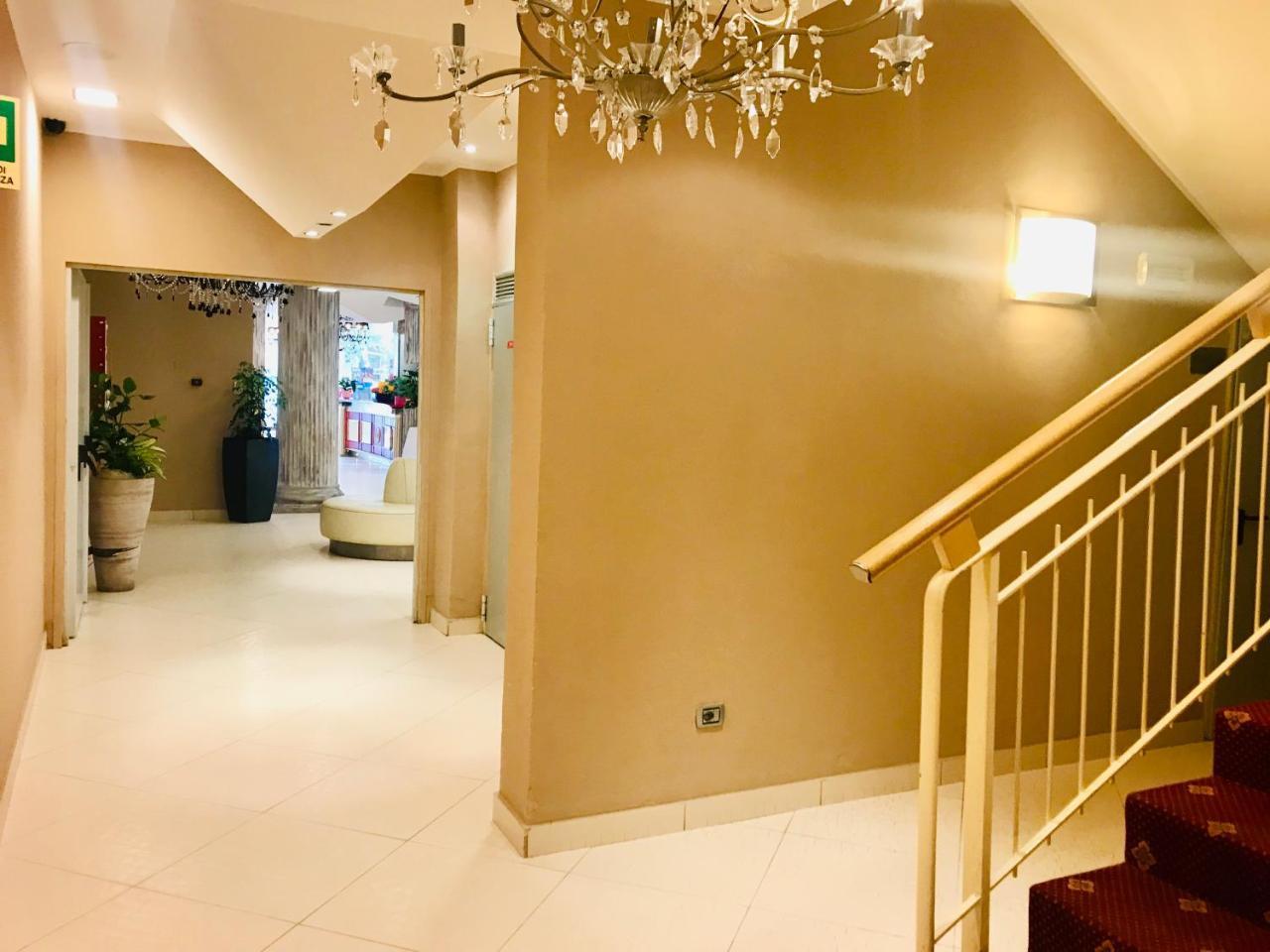 Hotel In Чезенатико Екстериор снимка