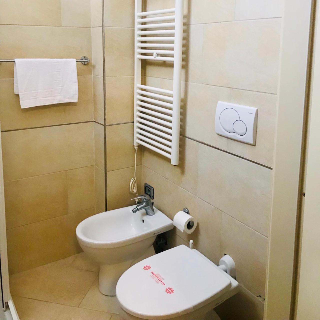 Hotel In Чезенатико Екстериор снимка