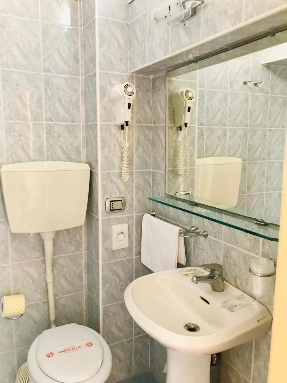 Hotel In Чезенатико Екстериор снимка