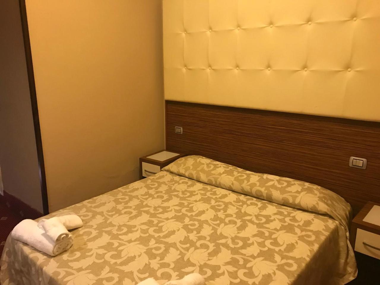 Hotel In Чезенатико Екстериор снимка